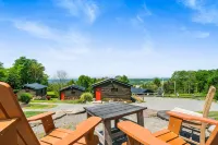 Ace Cabin Cozy Cabin - Hot Tub, Firepit, Views, Near Skiing, Trails & Lakes!