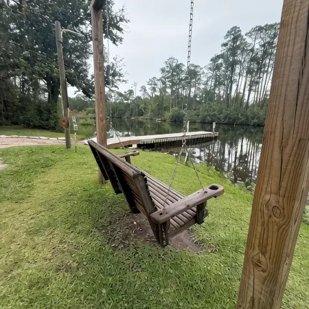 Amazing 1 bedroom cabin inside gated community in Elberta Al