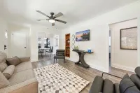 Quiet and Contemporary Home in Coveted Watts-Hillendale. Close to Duke/VA. - Bintang 4