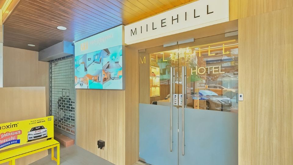 Miilehill Hotel By Maco at JB Town Center