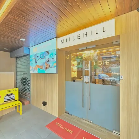 Miilehill Hotel By Maco at JB Town Center Отели рядом с достопримечательностью «Торговый центр JB City Square»