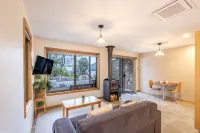 Freycinet Stone Studio 8 - Apartments