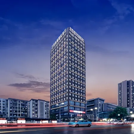 Koenigshof International Hotel Отели рядом с достопримечательностью «Храм Баотун»