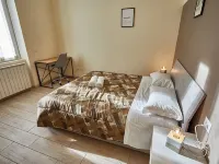 Charming apartment 3 bedrooms, 5 minutes walk from lake and train station Hotels in Lecco