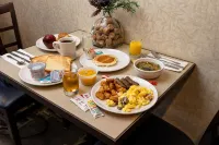Maple Tree Inn - Breakfast