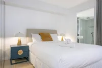 Beach Front Urban 2 Bedrooms - parking