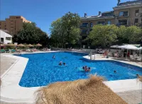 Spain Breaks - 2 bed family apartment Benalmádena with pool, Airco, WiFi - Homestays