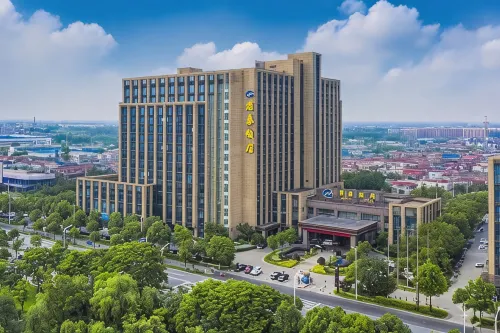 Yangzhong Juntai Hotel