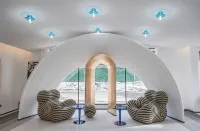 Shenmu Blue Island Resort Hotel (Sailimu Lake Scenic Area)