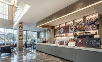 Liuwei Center Hotel