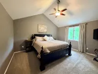 Charming and Private 3-bedroom house by Saylorville Lake, North of Johnston - Boutique