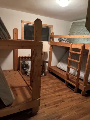 HUNTING: Nice Quiet 3-bedroom cabin in Ridgway, on top of 2,200ft Bootjack Mtn. - Hytter