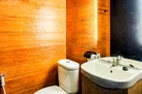 RedDoorz Syariah @ Yocia Village Ciawi - Pools