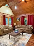 Pleasant Country Cabin - Convenient to Tiec - Alphydda