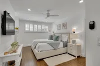 Charming Delray Beach House -Steps to Beach & Atlantic Avenue! VIP Beach Passes! - Balkon