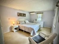 Charming 4-bedroom cottage with AC, WiFi on Little Sebago Lake waterfront
