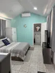 Lovely Casita, Quality Lodging by the Beach.