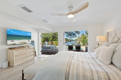 Completely Renovated "Beach House on Siesta"