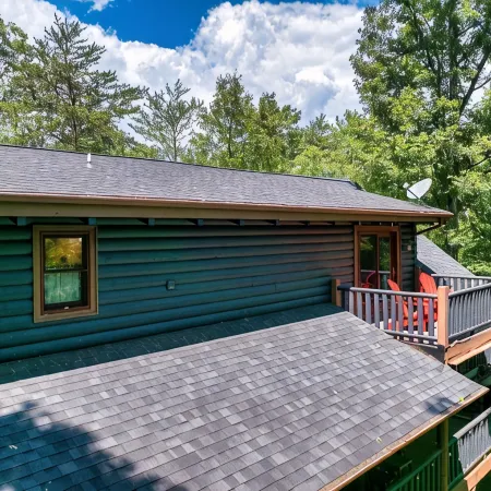 Spacious 3Br Lake Lure Retreat with Bunk Room Sleeps 15 -Family & Pet Friendly