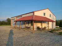 Barndominium Retreat – 8 Min to Grand Park + Big Outdoor Space - Homestays