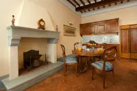 Cortona apartment on the night alley - Old Town - Condos
