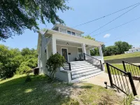 Spacious Central 3bd/2bath
