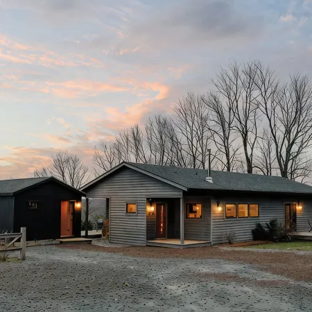 Wellness Retreat with Hot Tub, Gym, Cold Plunge, Office