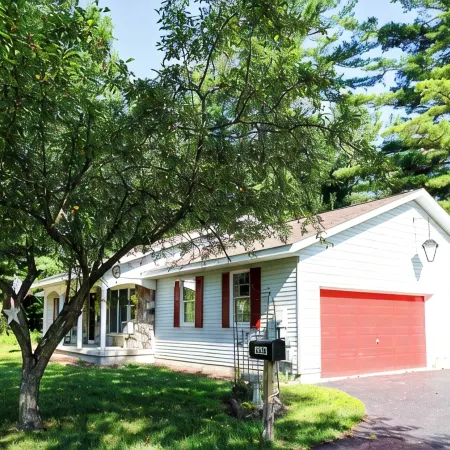The Fairway Villa on the Green and ONLY 4 MINUTES TO TOWN!!
