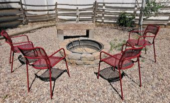Cozy cabin with Fiber and AC in peaceful Vernal