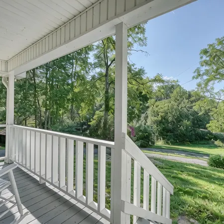 Cabin Between the Meadows - 2 BR, Country Home, Mountain Views, Dog-friendly!