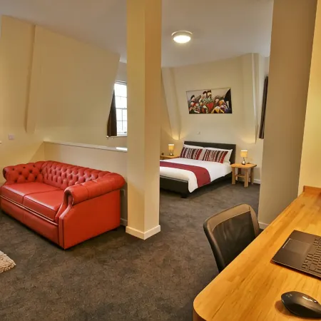 Central Hotel Gloucester by Roomsbooked
