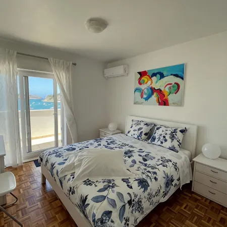 Apartment with Stunning Beach View, Very Cozy and Comfortable