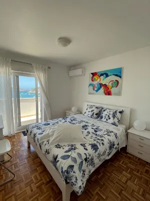 Apartment with Stunning Beach View, Very Cozy and Comfortable - Balkoner