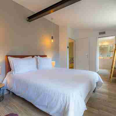 2-bedroom house at the foot of the city Rooms