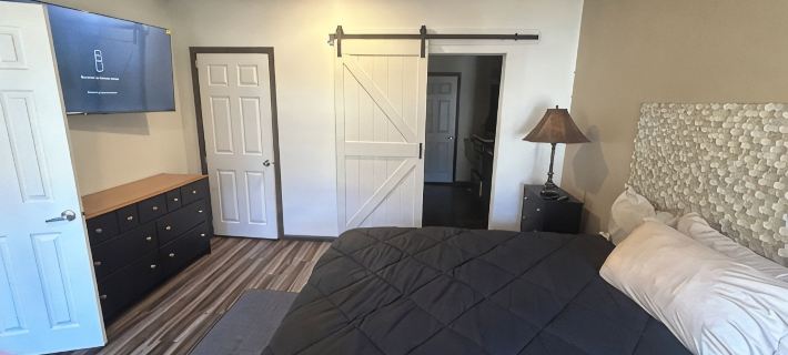 Cozy rustic cabin field views jetted tub romantic luxury rainfall shower Hoteles en Galloway