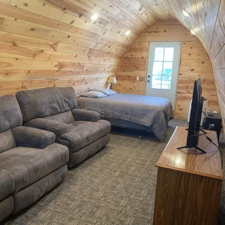 The Little Red Barn - Lakeside Tiny Home Rental -Sleeps 4 - Spiral Staircase