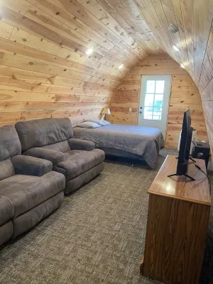 The Little Red Barn - Lakeside Tiny Home Rental -Sleeps 4 - Spiral Staircase
