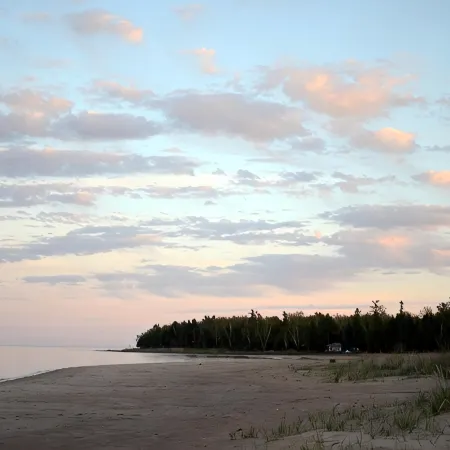 Scenic Lake front cottage! Summer in Door County too good to miss!
