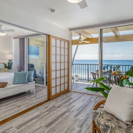 Right On the Water, Stunning Ocean views and Sunsets, AC, Elevator, Pool