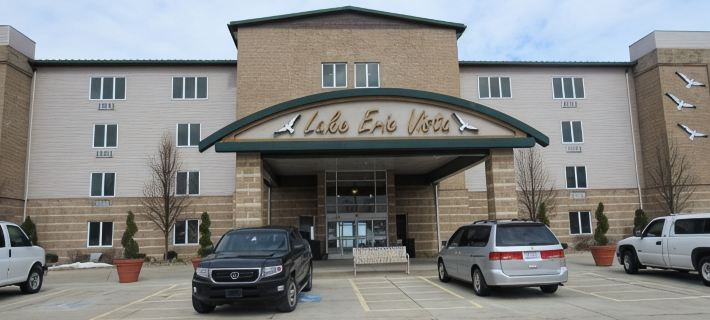 Lakefront condo --2BR/2Bath Sleeps 4  Private beach and lake front balcony Hotels in Ashtabula County
