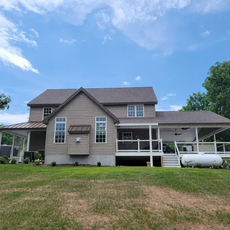 Family Getaway in Breezewood with AC and Wi-Fi