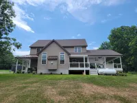 Family Getaway in Breezewood with AC and Wi-Fi - 4つ星