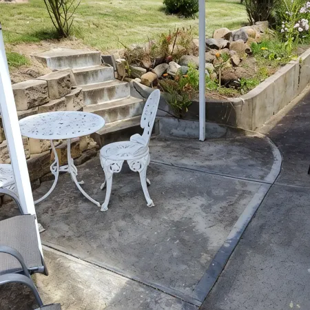 Spacious, Sunny House with View of Mt. Wellington