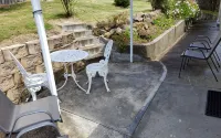 Spacious, Sunny House with View of Mt. Wellington