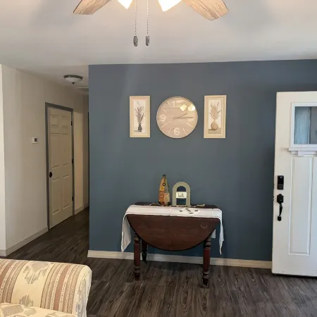 Charming 2-bedroom duplex with WiFi, AC in marvelous Mansfield Отели в г. Райт