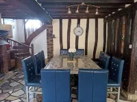 Vacation Home for 10 People, 1 Hour and 15 Minutes from Paris - บูติค