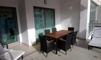 Charming Sea View Flat w/Pool, 20 meters from the Beach - อ่างจากุชชี่