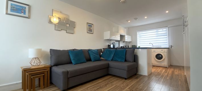 Comfy 2 bed house at Wareham train station; the ‘Gateway to the Purbecks’ Hotels in Wareham