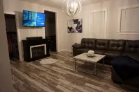Family Getaway- Beautiful & spacious 4 Bdrm Historic Home with a modern touch! - 4 étoiles