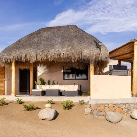 Private Villa • Heated Pool • Ocean Views • Wal to Beach